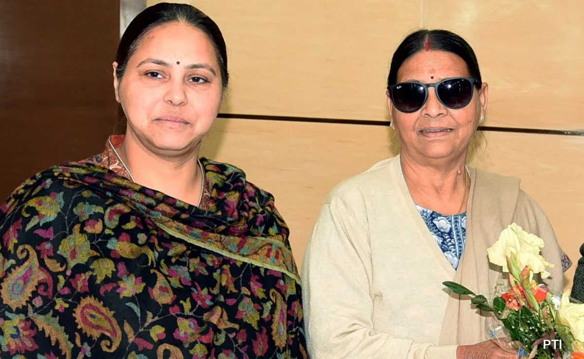 नौकरी के बदले जमीन मामला : दिल्ली की अदालत ने बिहार की पूर्व मुख्यमंत्री राबड़ी देवी, उनकी बेटियों को समन भेजा